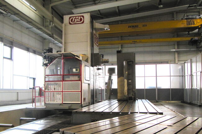 Sell Milling machine mobile column FPT AREA EV100 used