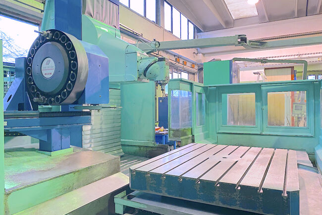 Sell Milling machine T type SACHMAN TRT314HS used