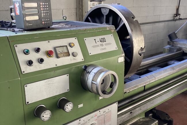 Sell Turning Machine Center PBR T400x2000 used